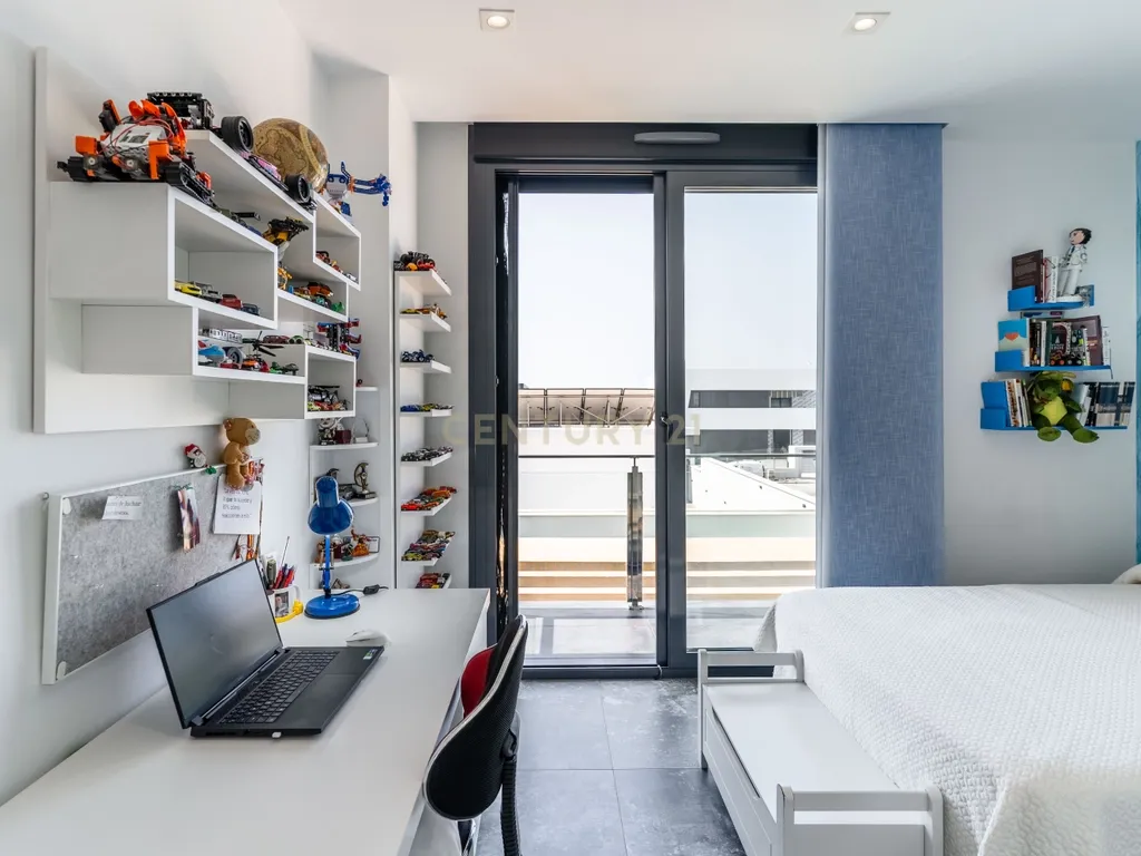 Luxuosa Moradia T4 com Vista Mar e Piscina em Almería - Image 107