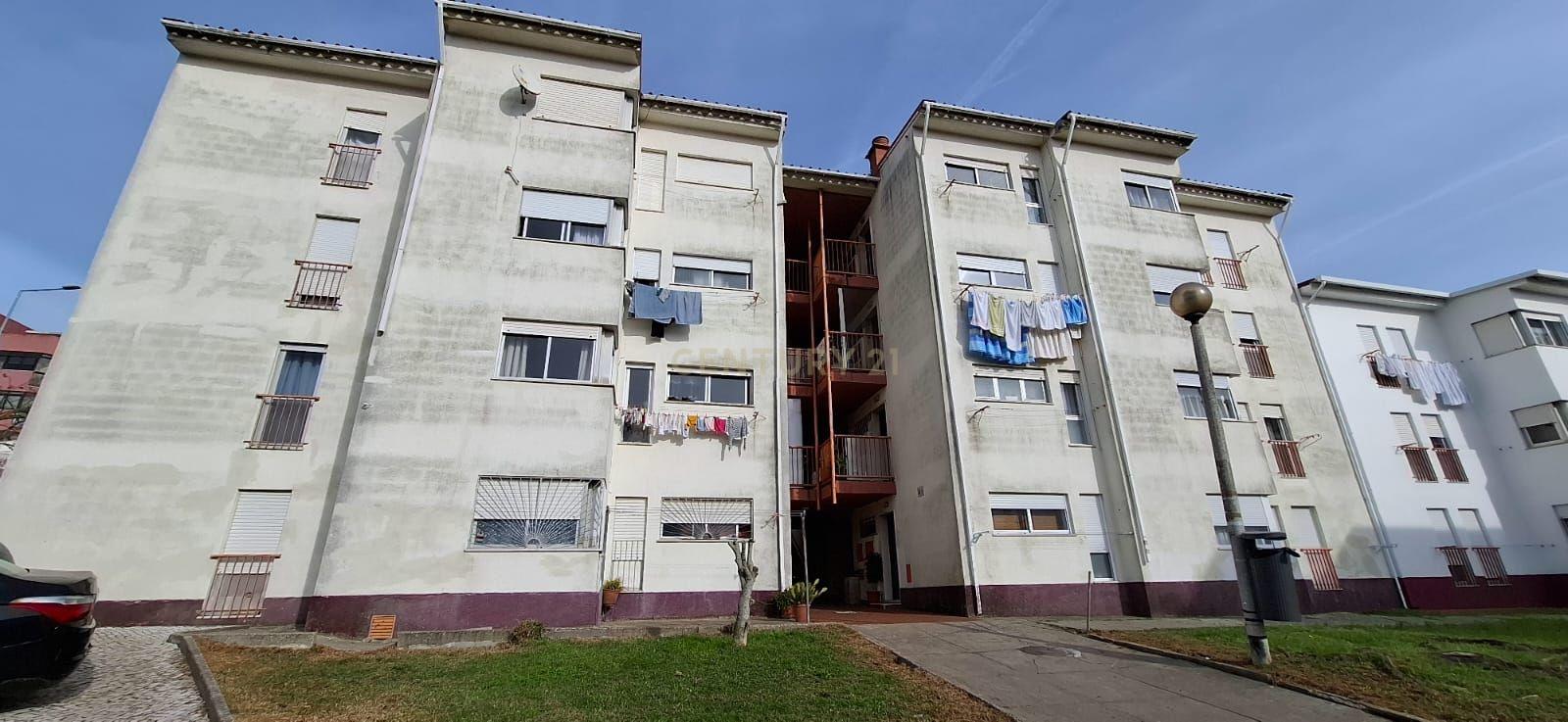 Oportunidade em Sintra: T2 para Recuperação com Armazenamento - Image 7