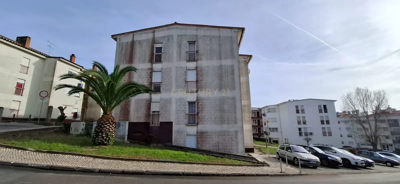 Oportunidade em Sintra: T2 para Recuperação com Armazenamento - Image 6
