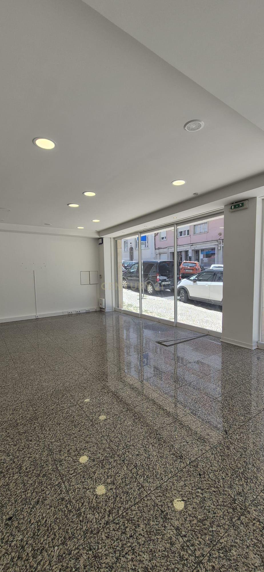 Fotografia 7 de Loja Premium para Arrendamento no Coração do Campo Pequeno, Lisboa