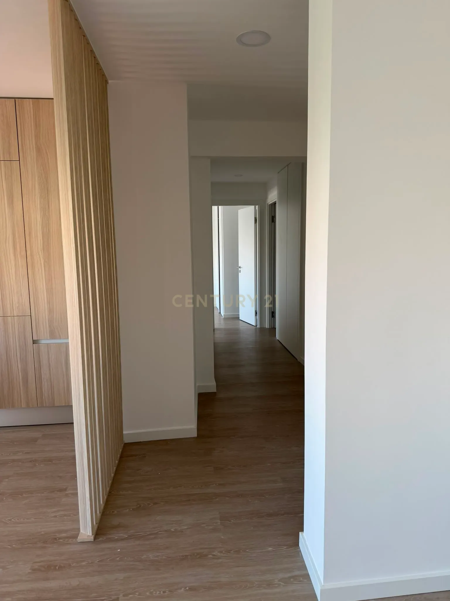 Fotografia 10 de T2 Totalmente remodelado em Massamá - Aceita se PERMUTA