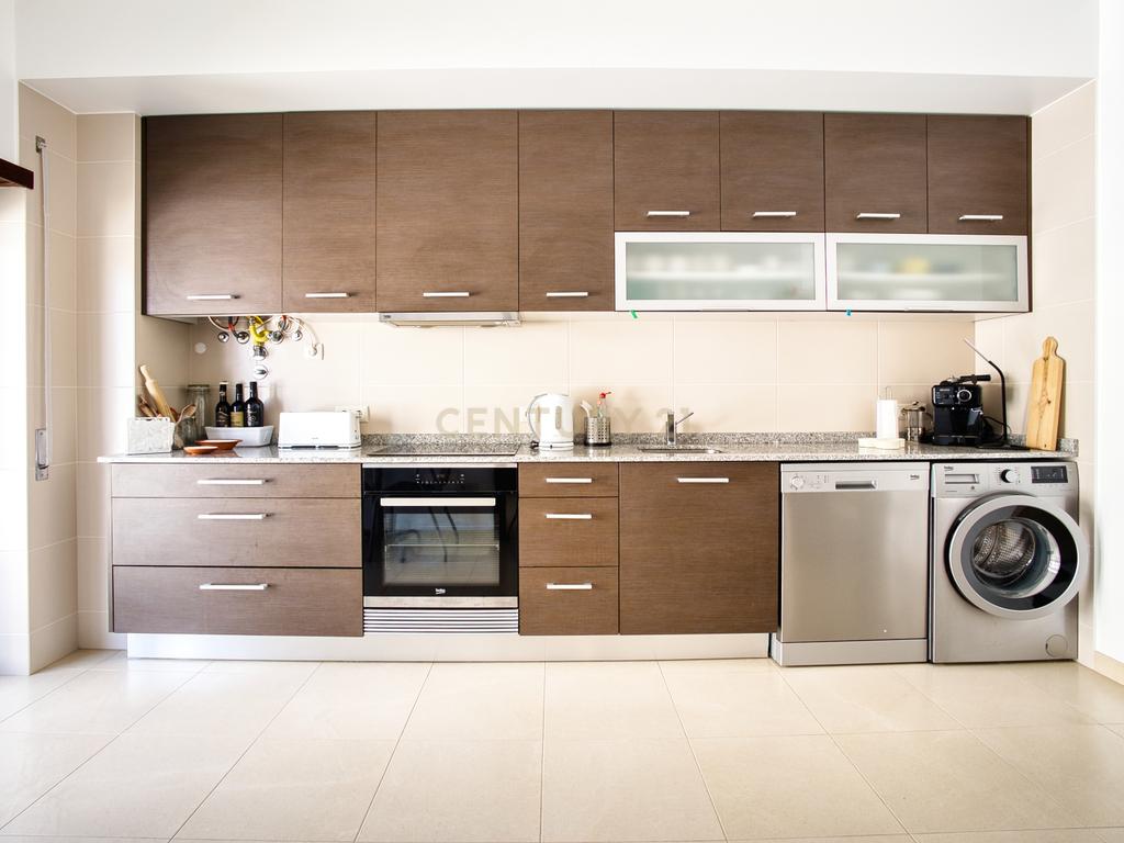 Apartamento T2 em Condomínio Fechado com Piscina e Jardins – Pederneira, Nazaré - Image 11