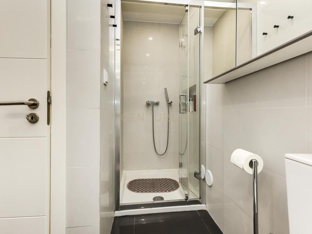Apartamento T3 em Cascais com Luz Natural e Boa Localização - Image 11
