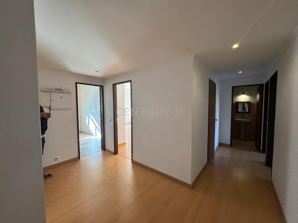 Apartamento T4 em Santarém para venda - Image 1
