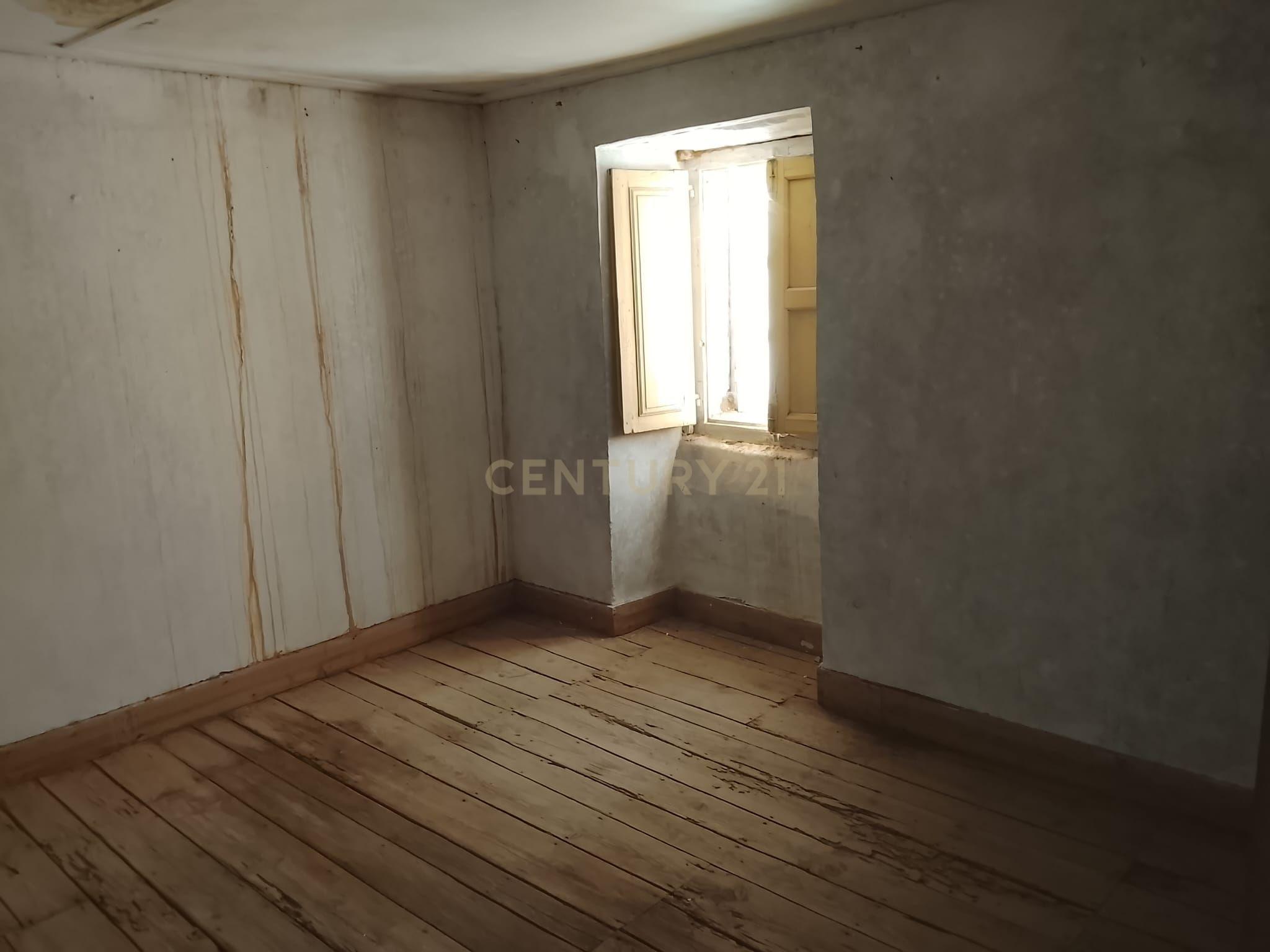 Fotografia 11 de Oportunidade de Investimento! Moradia p/recuperar Retaxo, Castelo Branco