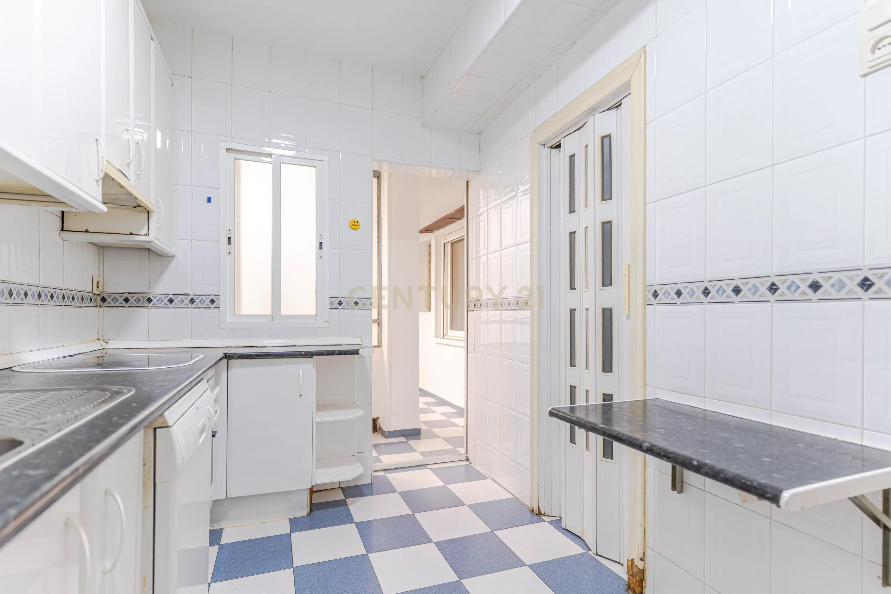 Espaçoso apartamento de 141 m2 no centro de Granada com vista panorâmica do Caminho de Ronda - Image 22