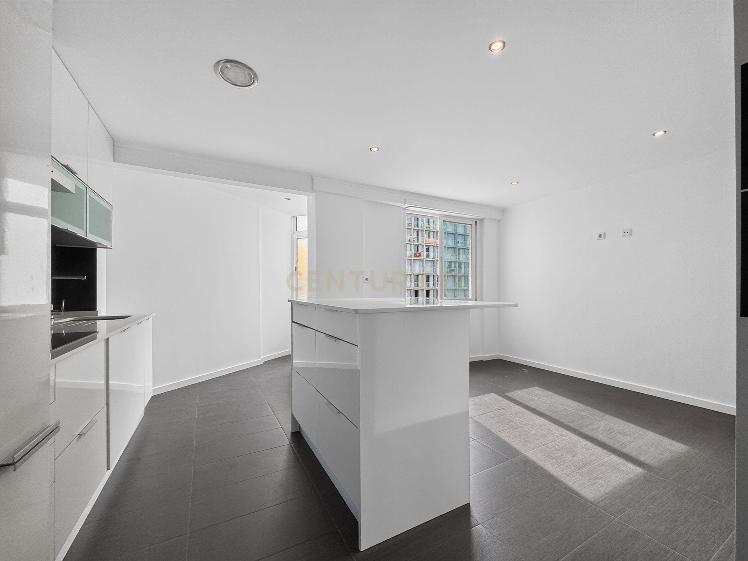 T3 com Suite na Av. 5 de Outubro | Entrecampos - View 6