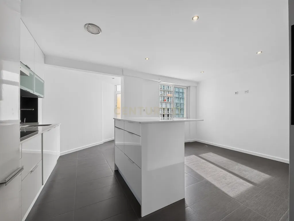 T3 com Suite na Av. 5 de Outubro | Entrecampos - Image 6