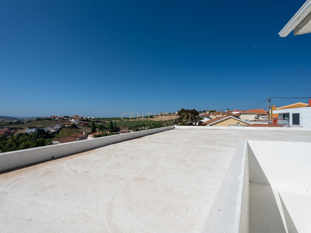 ** Excelente Moradia T3 c/ boas áreas na Ventosa - Torres Vedras ** - Image 23