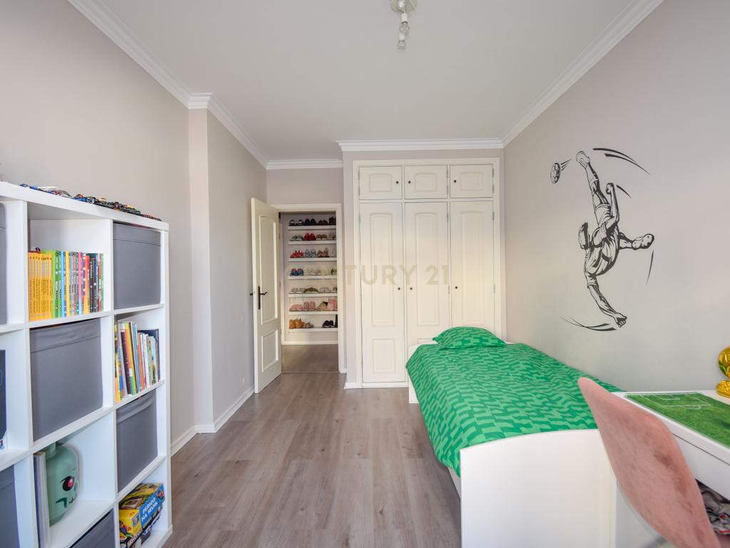 Apartamento T3 com garagem, em São Domingos de Rana, Cascais, - Image 16