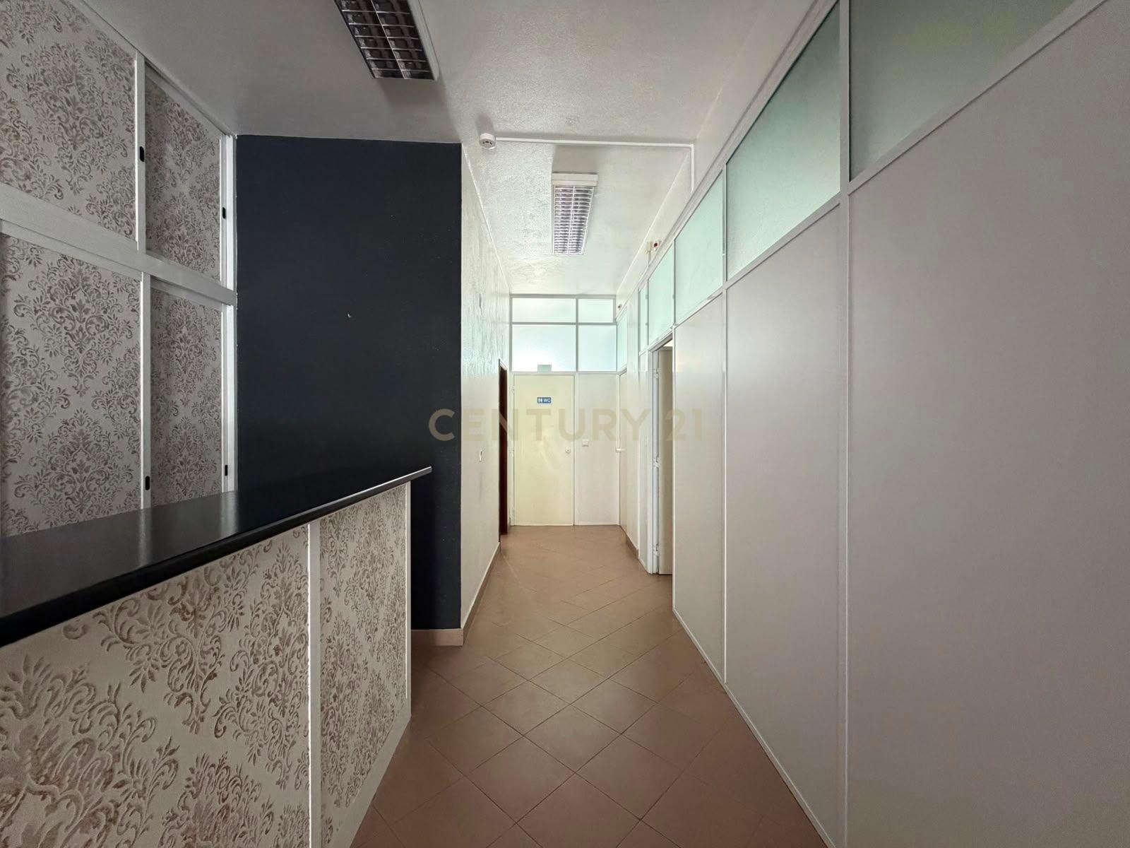 Fotografia 7 de Loja com 85m2 e duas casas de banho em Setúbal