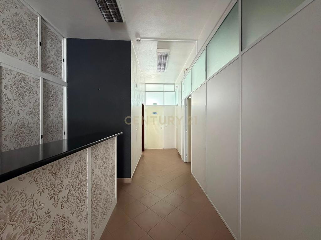 Loja com 85m2 e duas casas de banho em Setúbal - Image 7