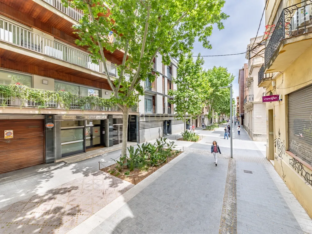 Vende-se espaço comercial alugado no centro de Sabadell - Image 7