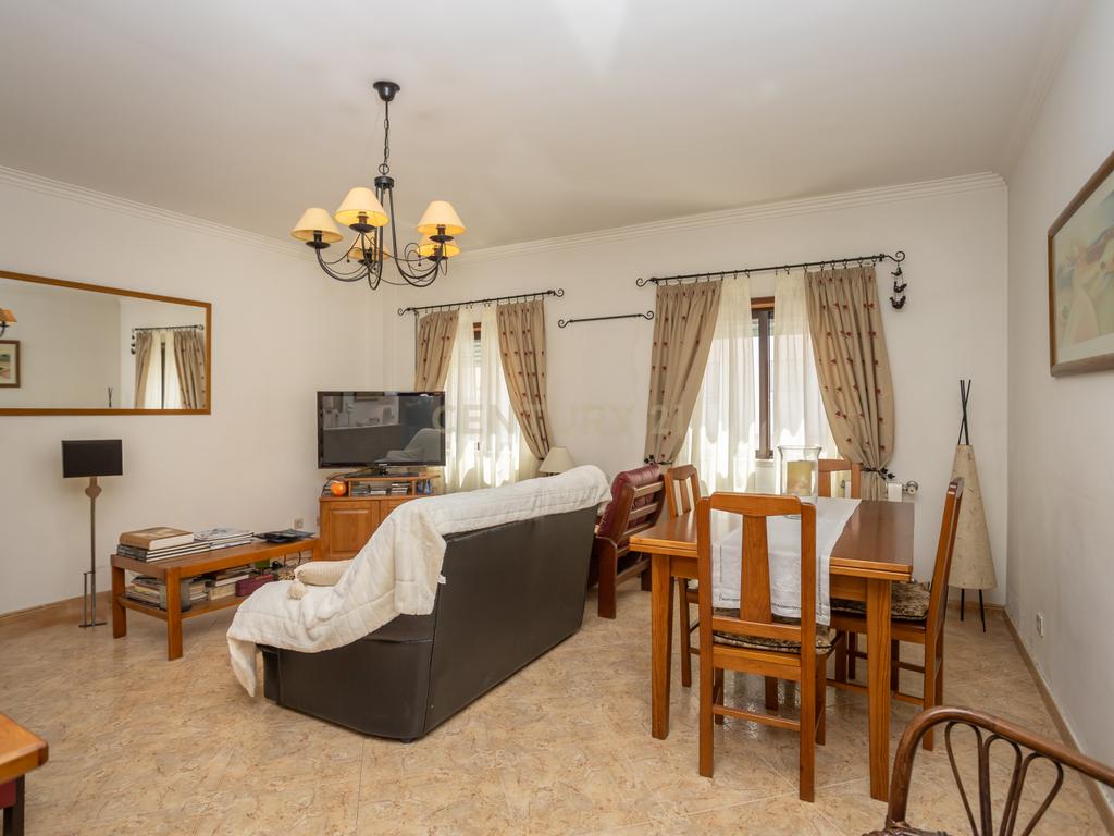 Quinta do Conde/ Cova dos Vidros - Apartamento de 4 assoalhadas inserido num º 1º andar - Image 4