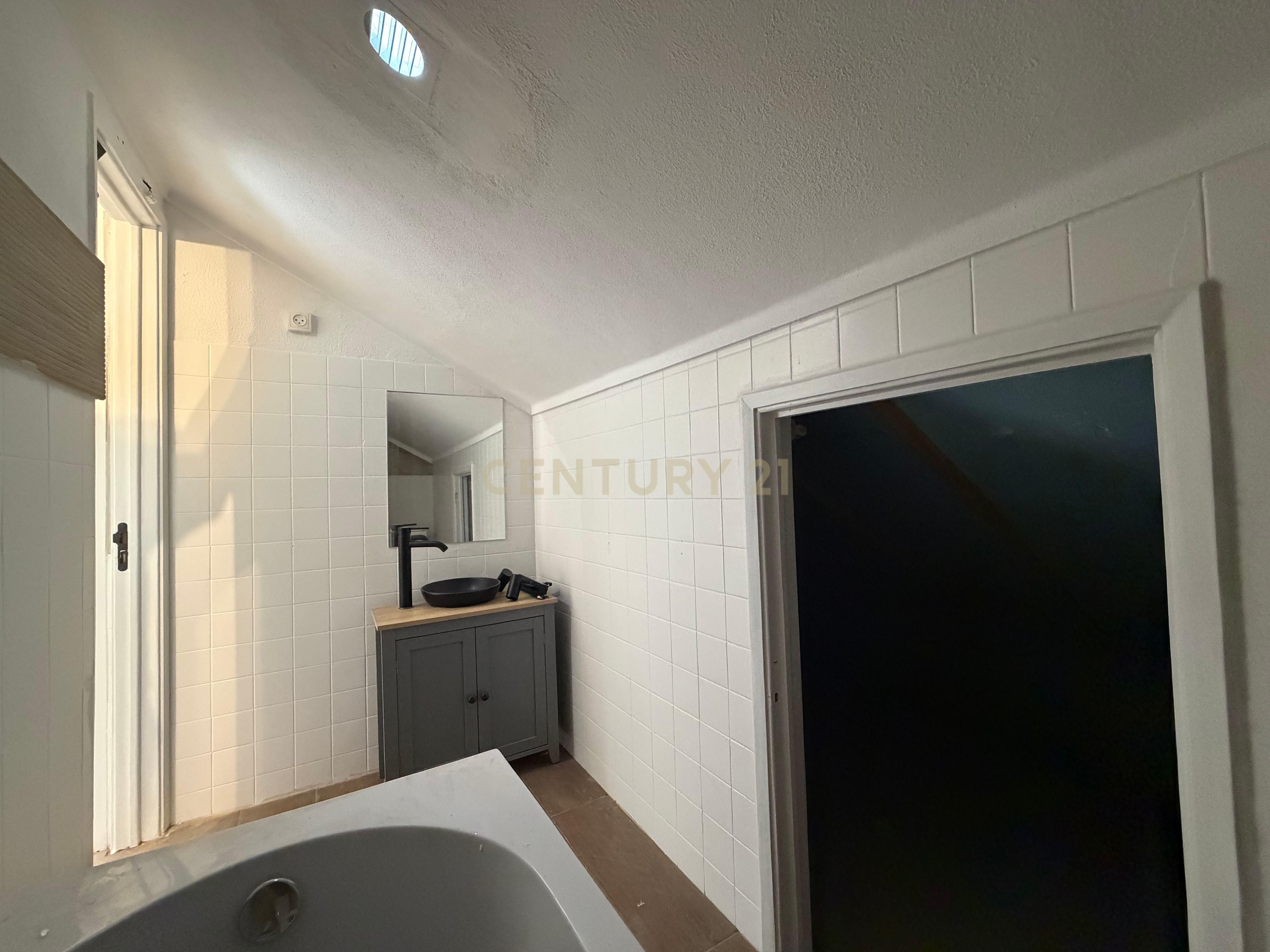Fotografia 9 de Apartamento T1 em Sesimbra (Castelo), Remodelado, com Terraço