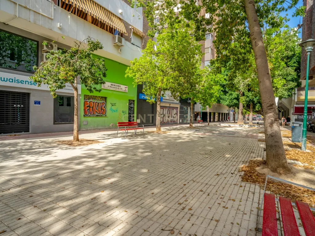 TRESPASSE NO CENTRO DE MÁLAGA – 2 LOJAS EM 1 + POSSIBILIDADE DE MORADIA - Image 21
