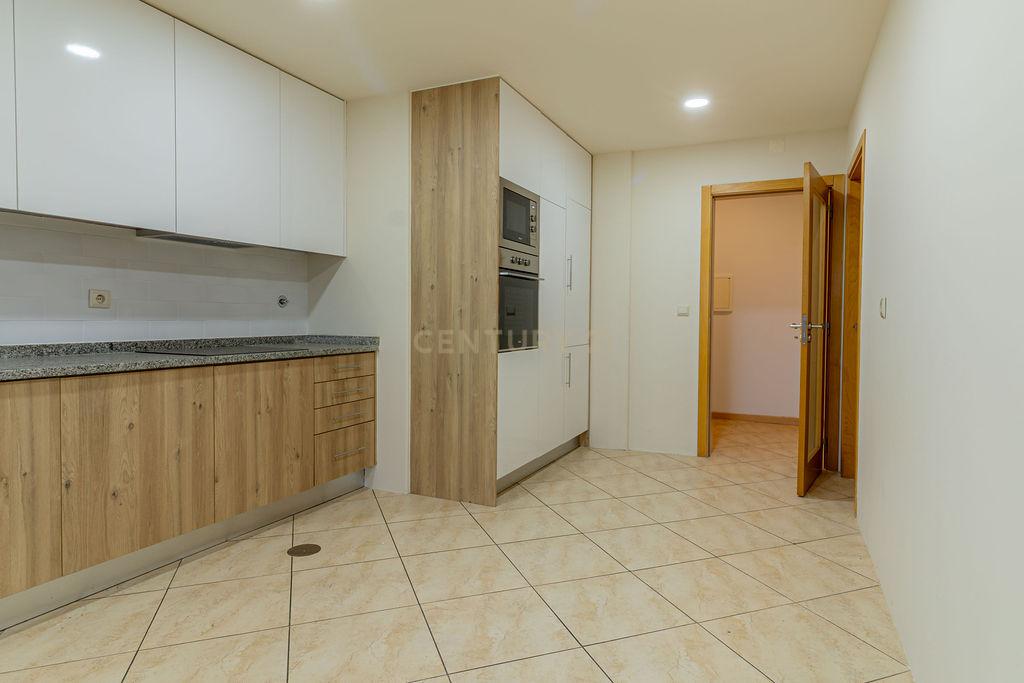 Duplex T3 em Bragança - Image 3