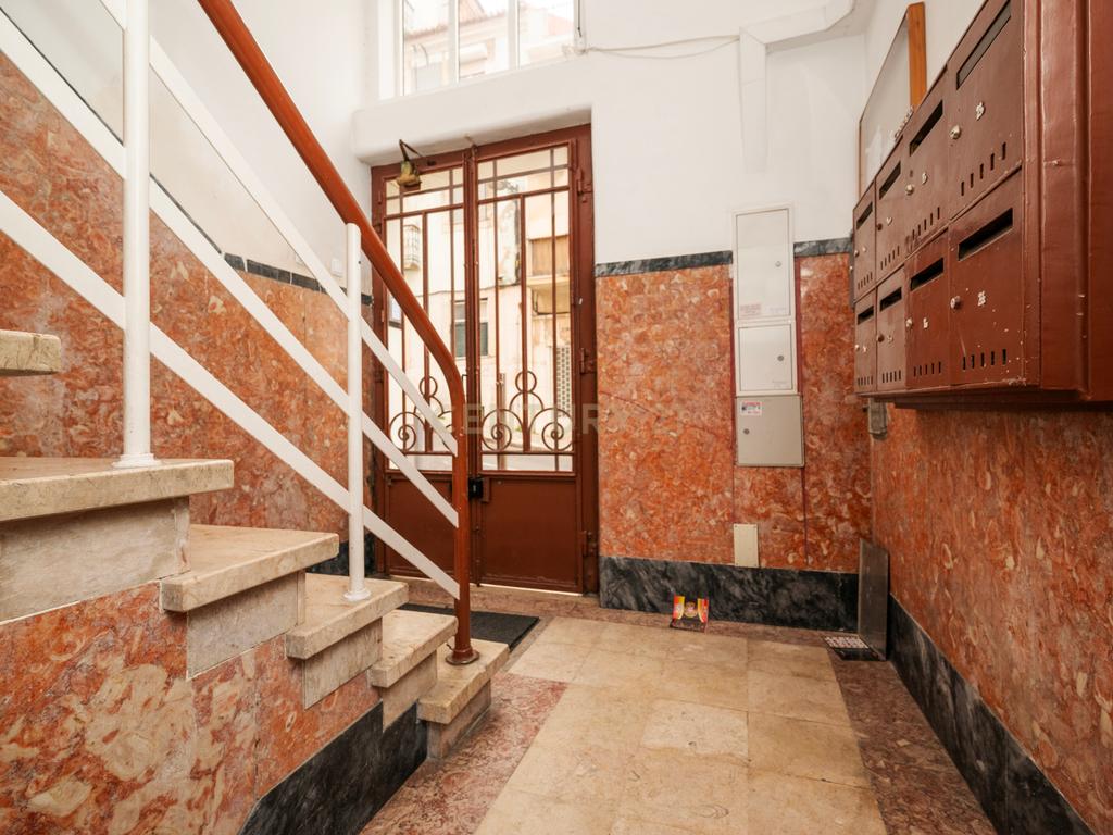 Apartamento T3 com terraço na Graça - Image 34
