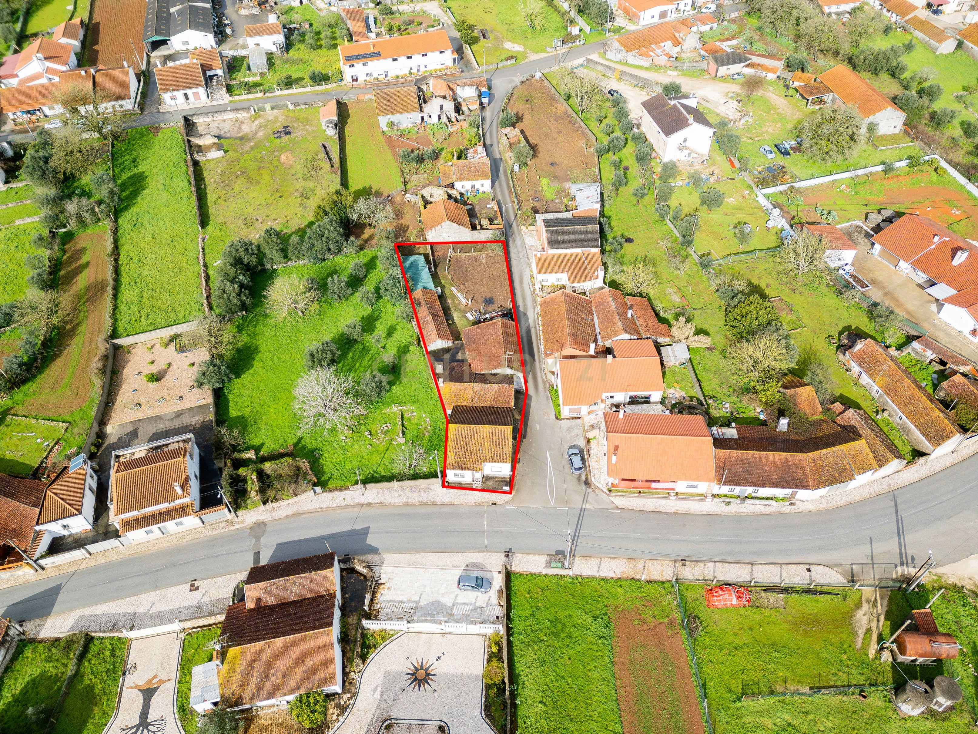 Moradia Isolada T3 em Arrimal, Porto de Mós – Com Terreno, Garagem e Anexos - Image 31