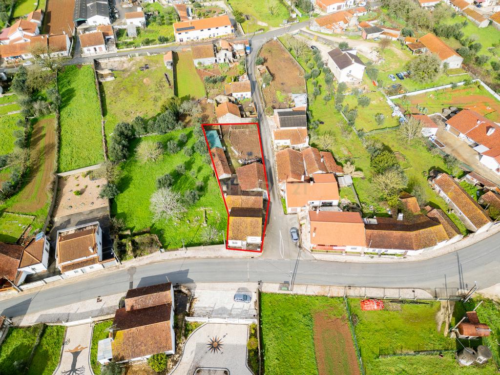Moradia Isolada T3 em Arrimal, Porto de Mós – Com Terreno, Garagem e Anexos - Image 31