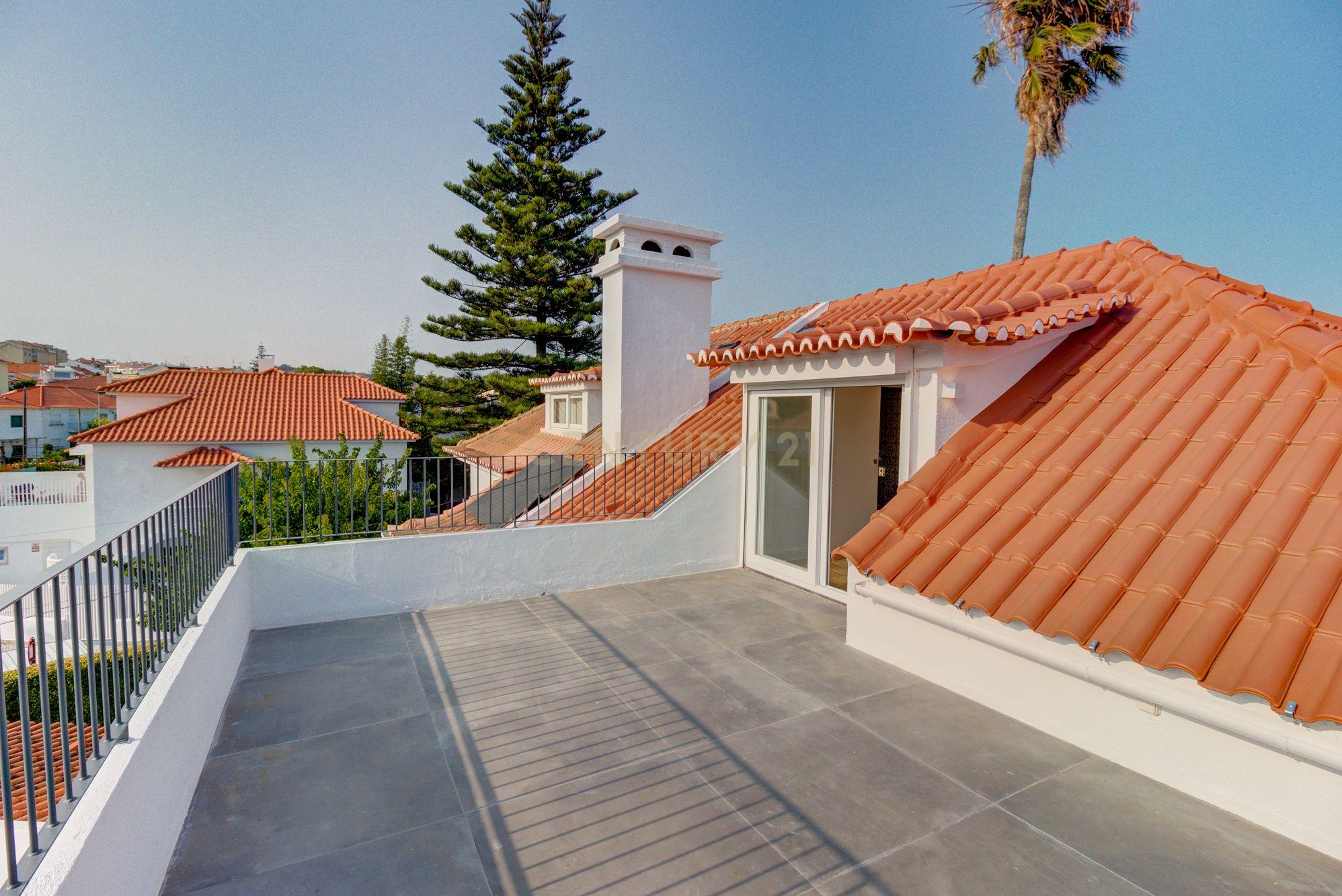 Moradia T4+1 com piscina, terraço e garagem perto da praia - Image 35