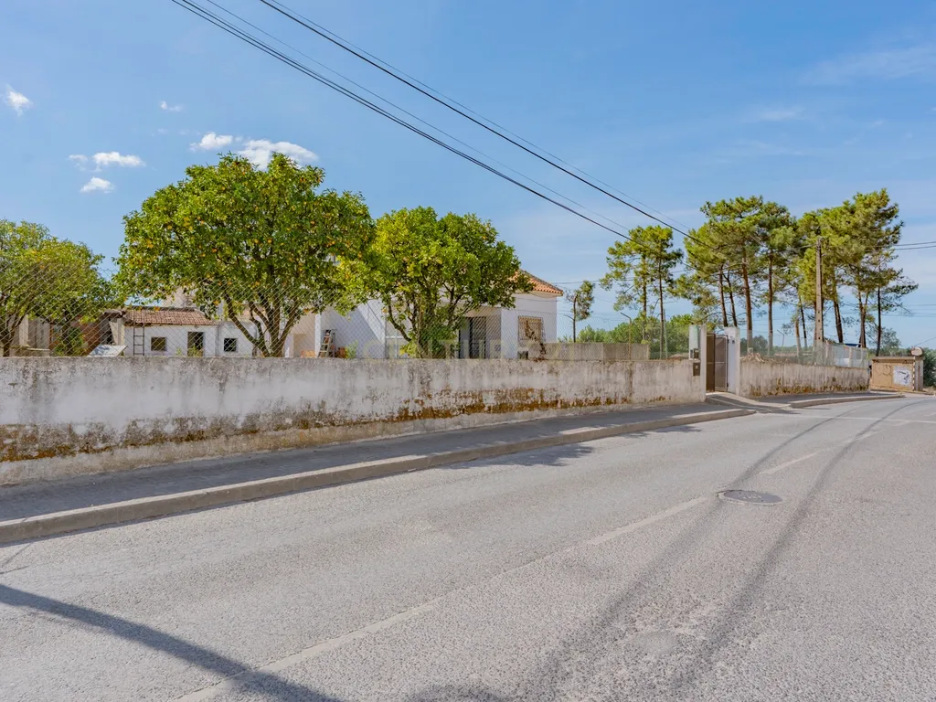 Moradia Isolada com Terreno de 1041 m² – Um Mundo de Possibilidades! - Image 127