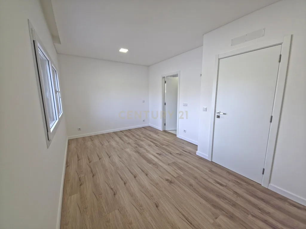 Moradia Nova T4 - Lourinhã - Image 15