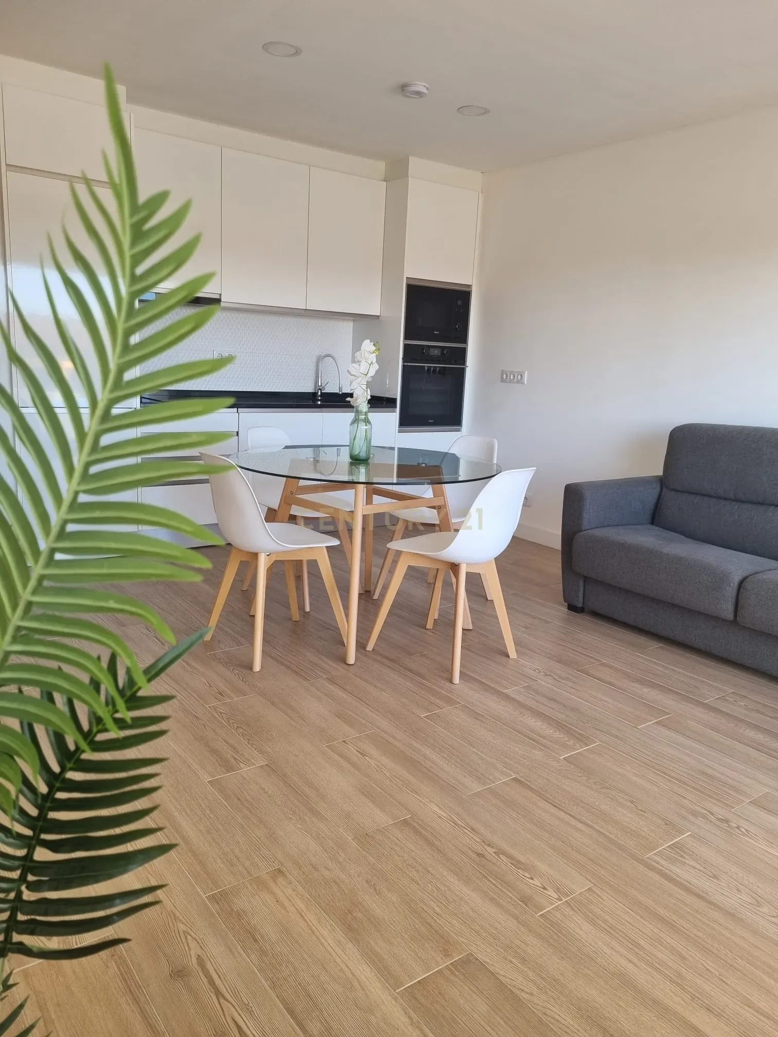 Apartamento Renovado T1 com Vista Mar em Quarteira - Arrendamento - Image 5