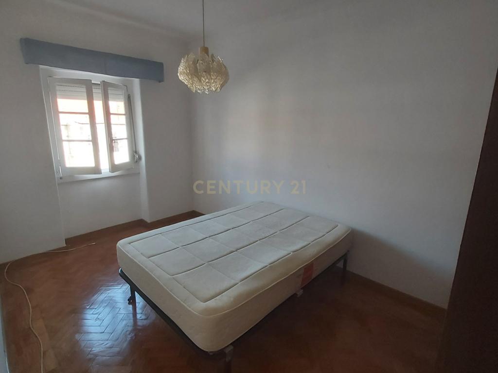 Apartamento T2 em Almada na Av. Nuno Alvares Pereira. - Image 15