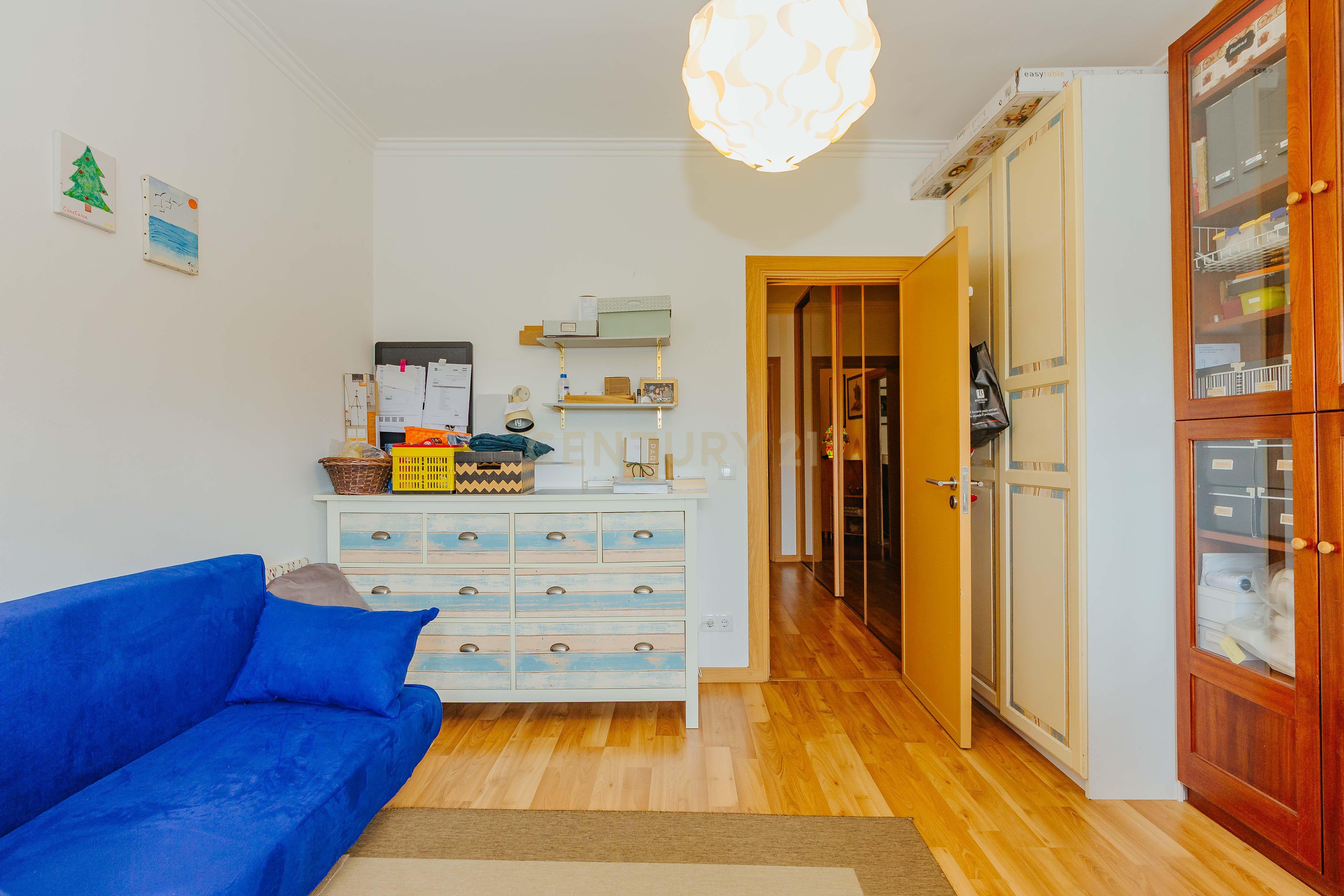 Apartamento T3 com 119 m² em Alfornelos – Remodelado, 2 WC, facilidade de estacionamento e proximidade à estação do Metro - Image 15