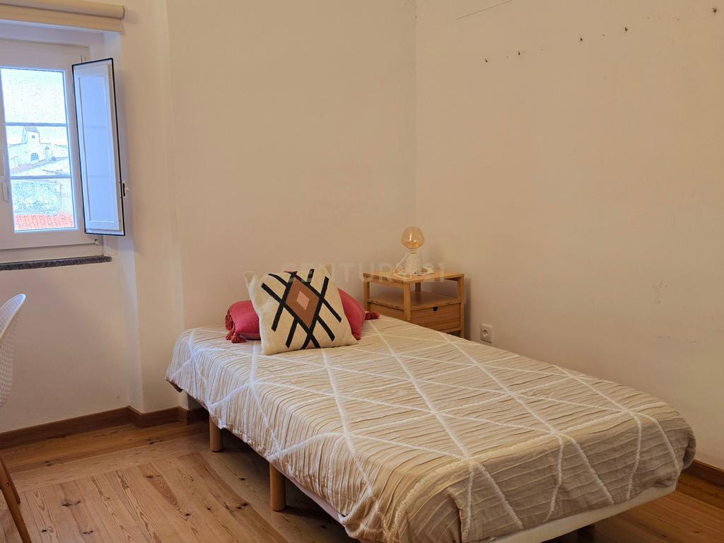 Moradia T6 Duplex no Centro Histórico de Évora – Ideal para Alojamento Local ou Arrendamento Estudantil - Image 35