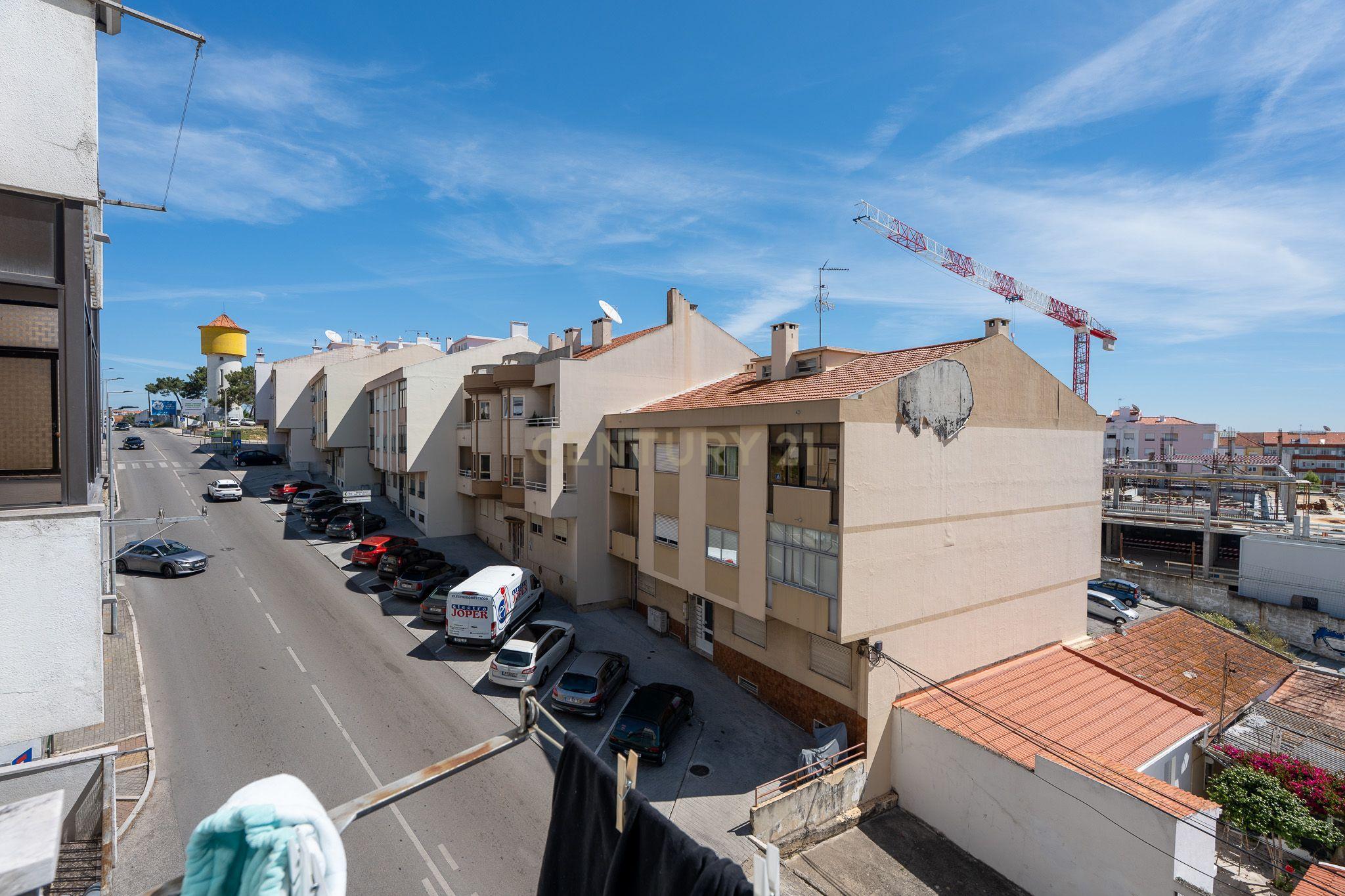 Apartamento T1 em Corroios com Luz Natural e Boa Localização - Image 13