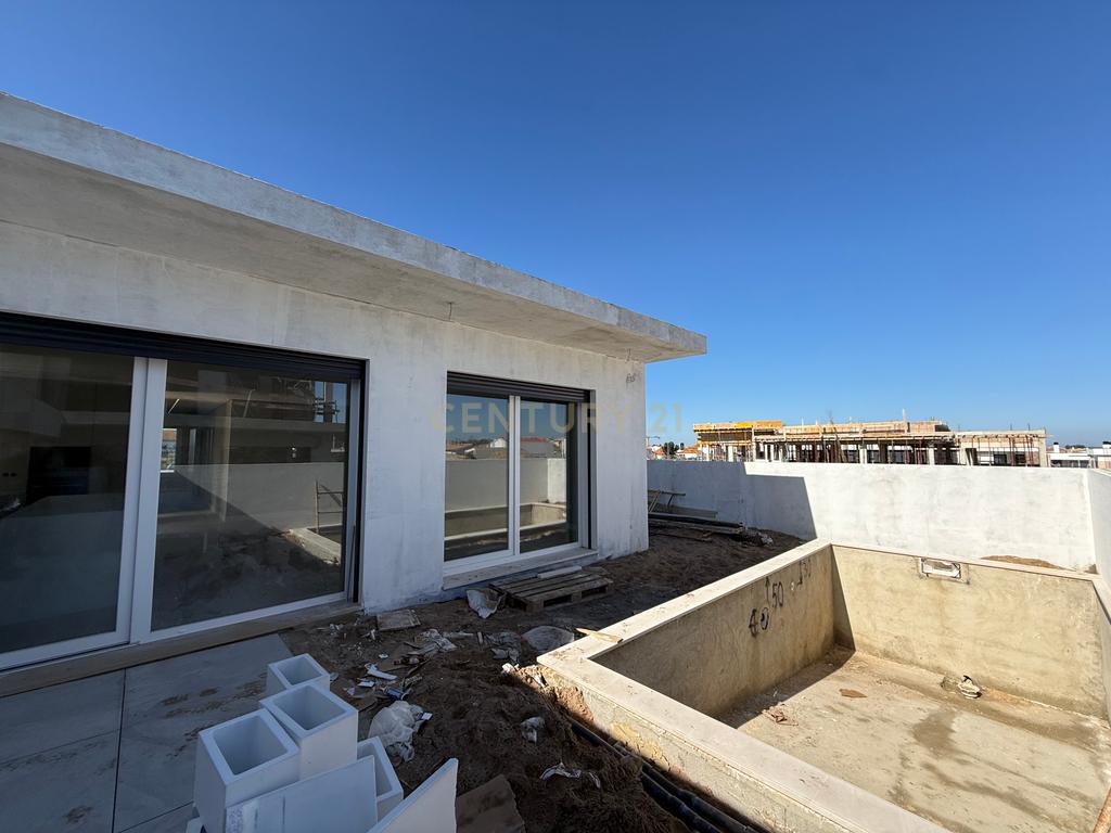 Moderna Moradia T3 em Azeitão, Setúbal - Em Construção - Image 25