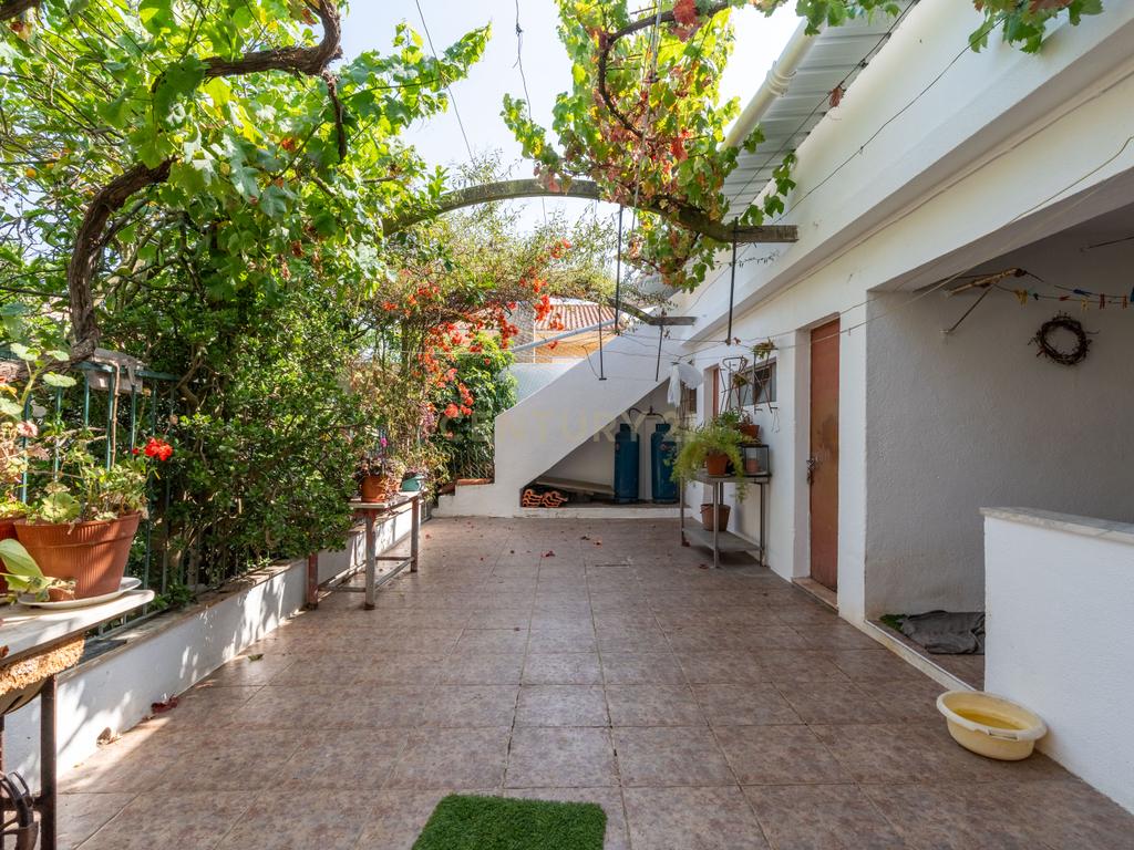 Moradia T5 com Grande Potencial na Sobreda - Perto das Praias! - Image 22