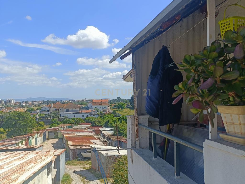 Terreno com 4640 m2 No Seixal - Image 14