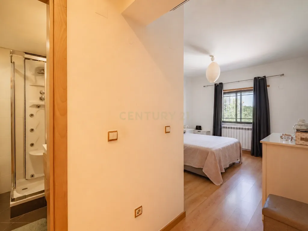 Moderno Apartamento T2 em Amora, Seixal - Image 16