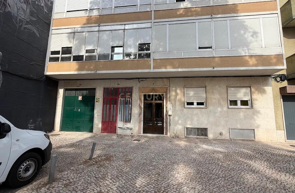 Loja com montra na Amadora - Image 23