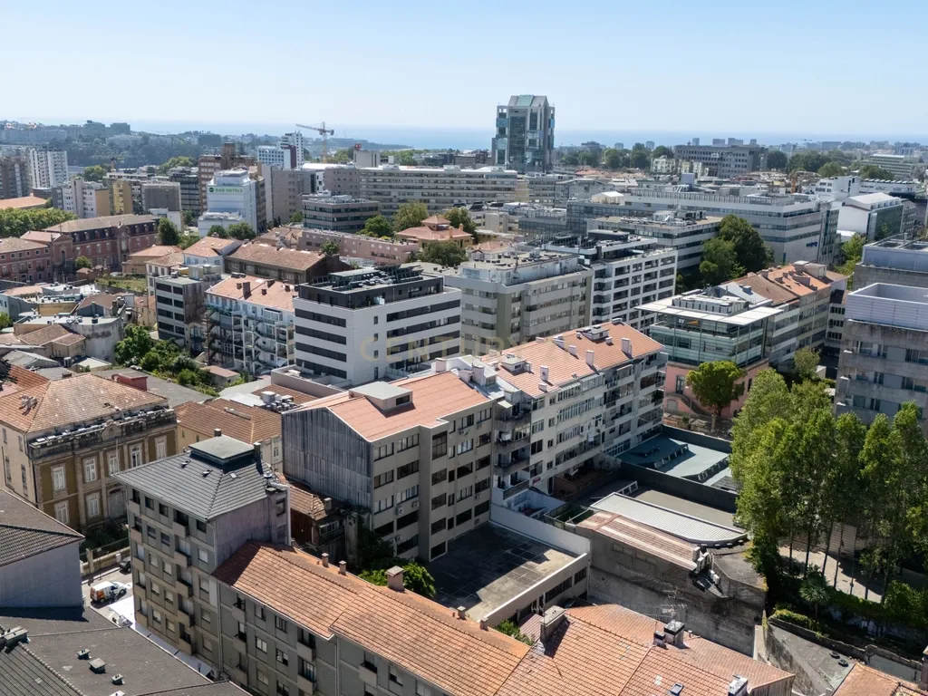 Imóvel de Investimento Estratégico na Boavista, Porto - Image 56