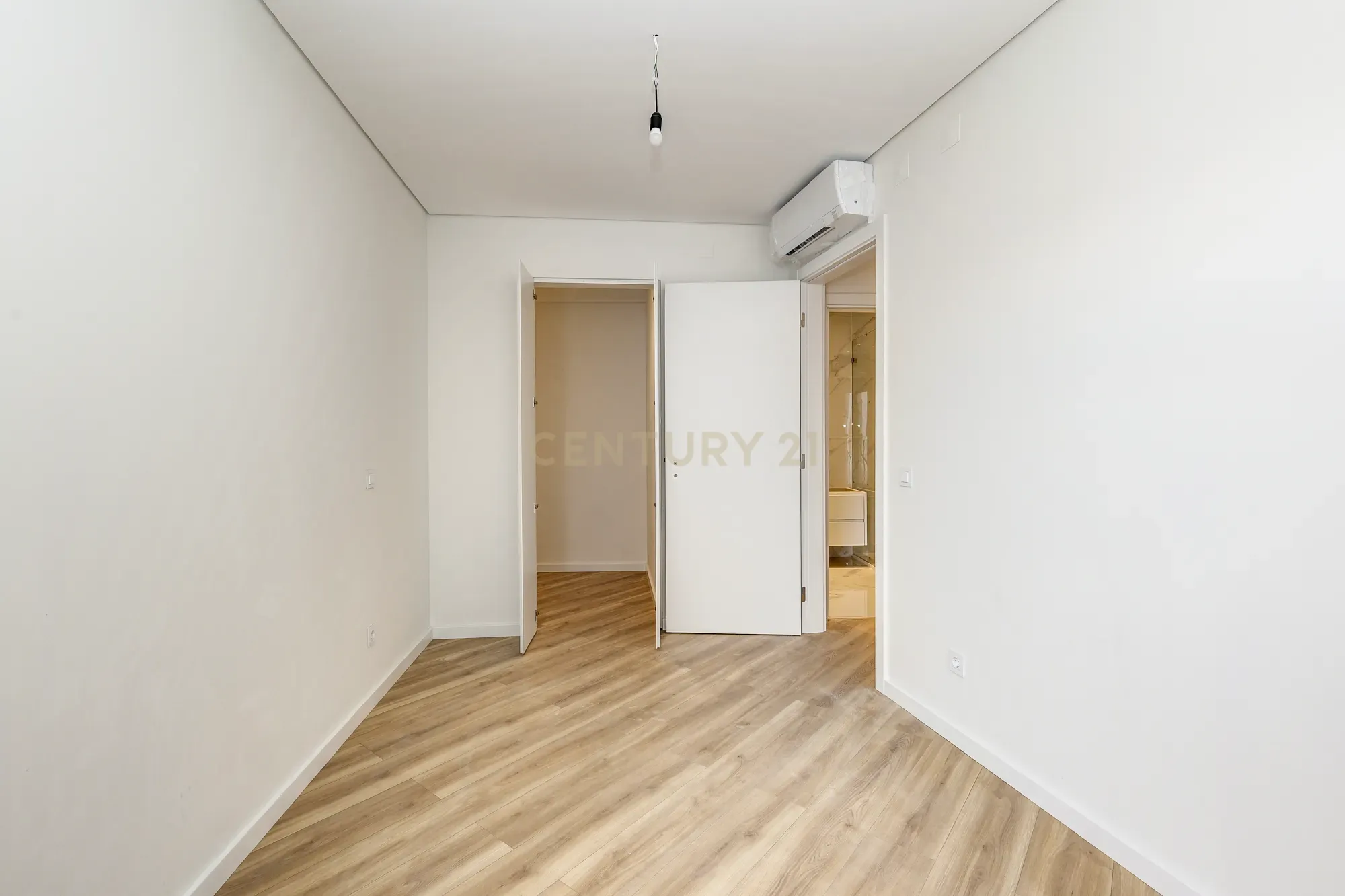 Fotografia 10 de Viva o privilégio do Tejo: T3 Duplex exclusivo no coração de Santa Iria de Azóia!