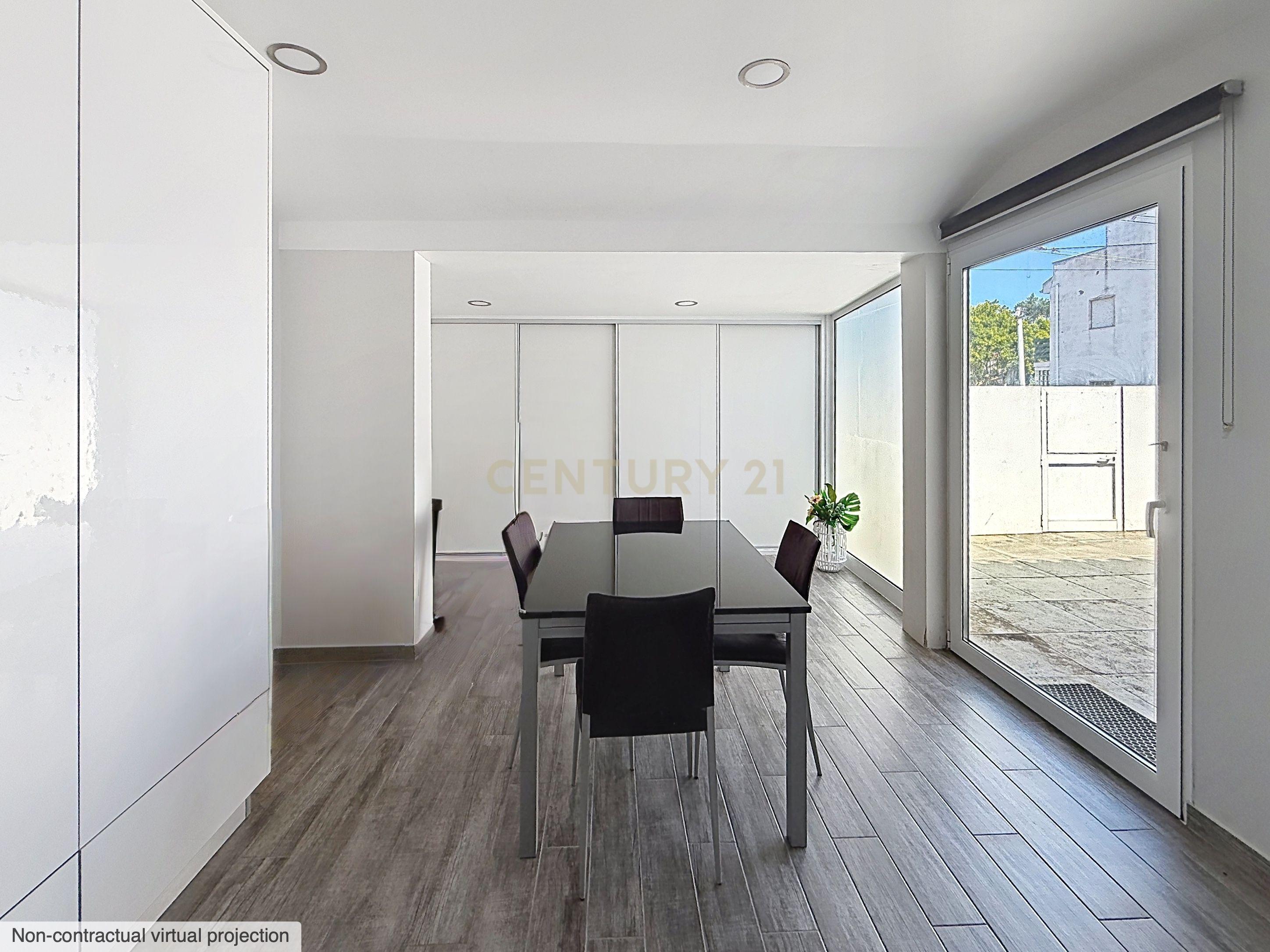 Fotografia 4 de Moradia T3 Térrea Renovada à Venda na Nazaré | Quintal | Suite | Pronta a Habitar