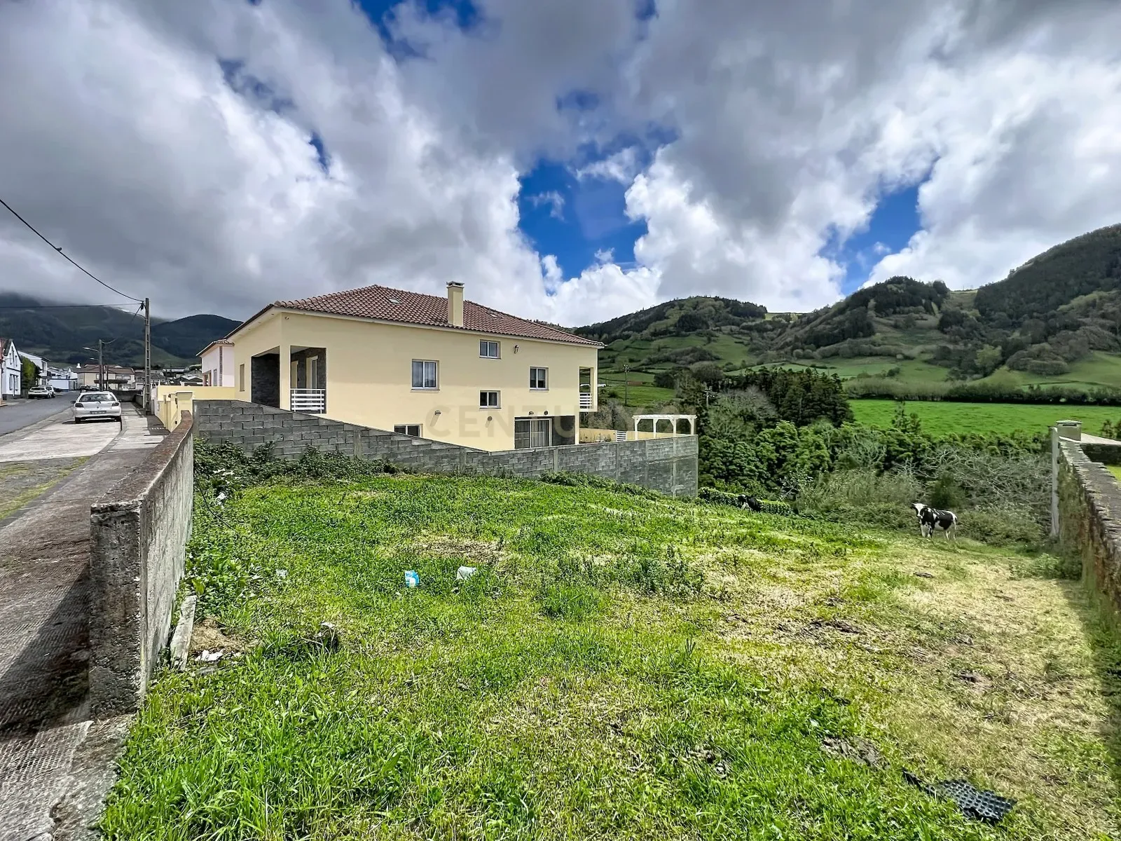Fotografia 10 de Lote para Construção com vista para a montanha.