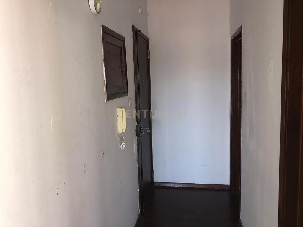Apartamento T1 com Terraço de 125 m² no Centro do Barreiro - Image 8