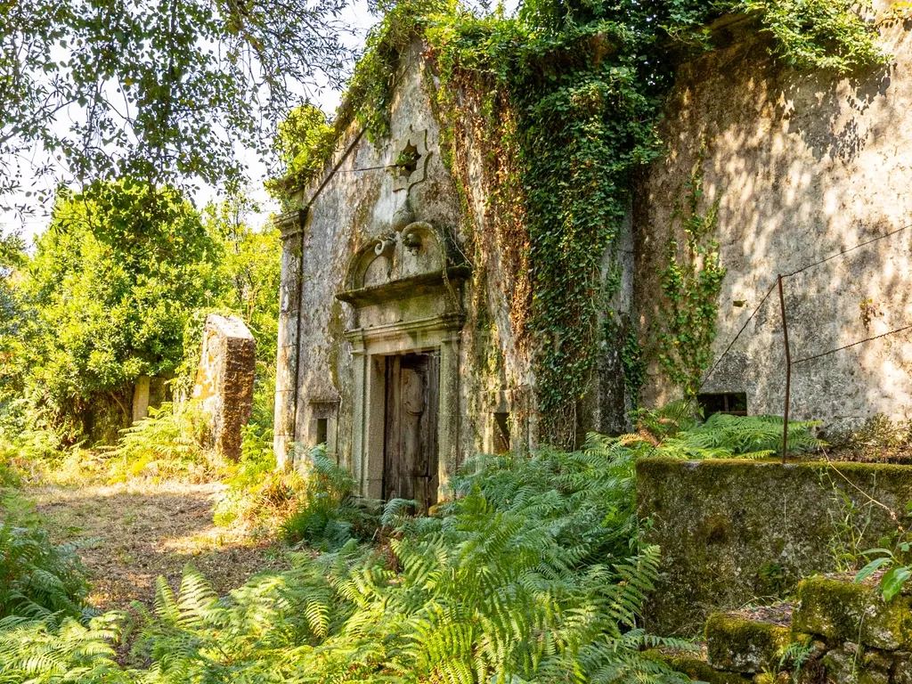 Quinta para reconstrução , em Anais, em Ponte de Lima – a vila mais antiga de Portugal. - Image 14