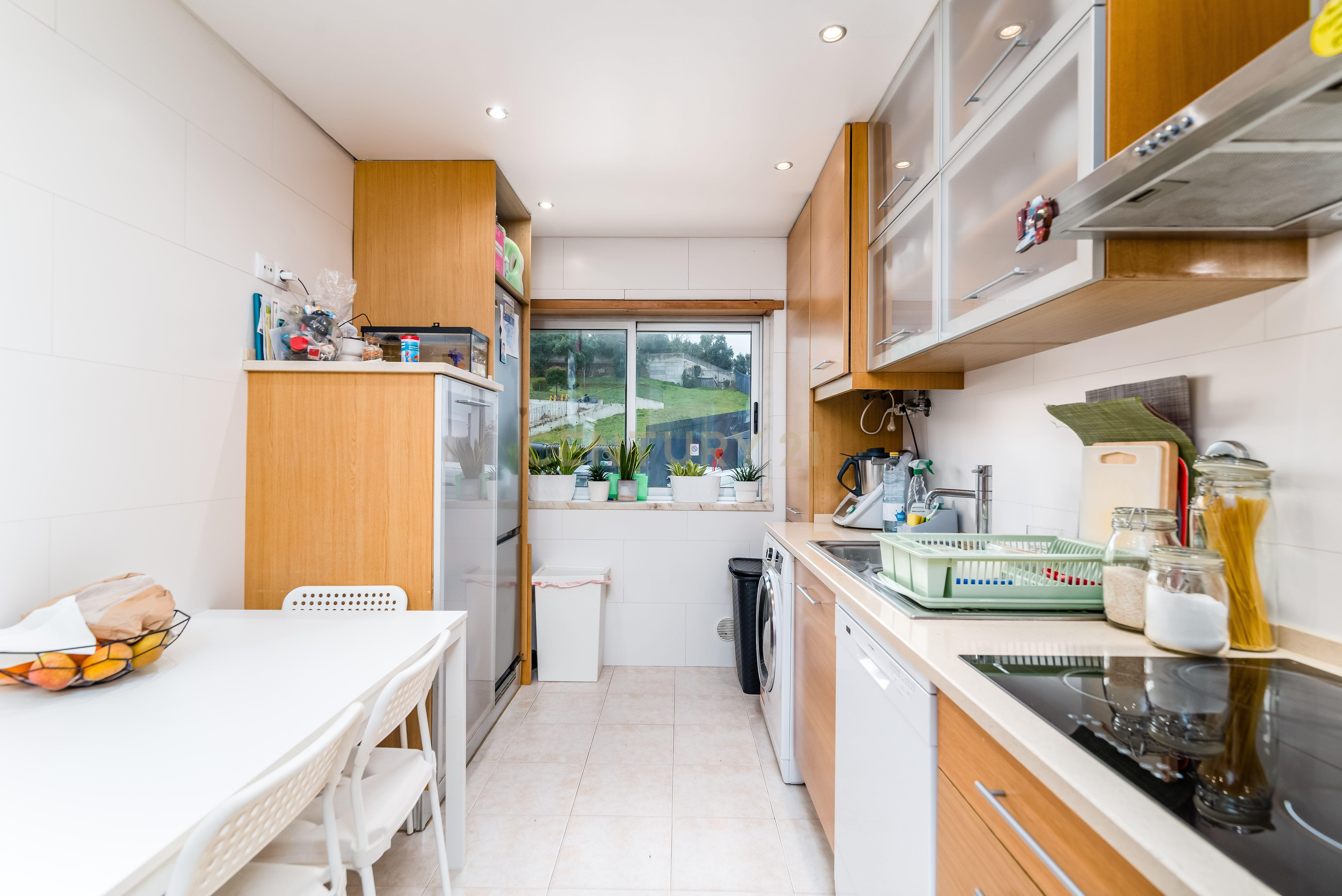 Apartamento T2 com Terraço em Loures - Excelente Oportunidade! - Image 3