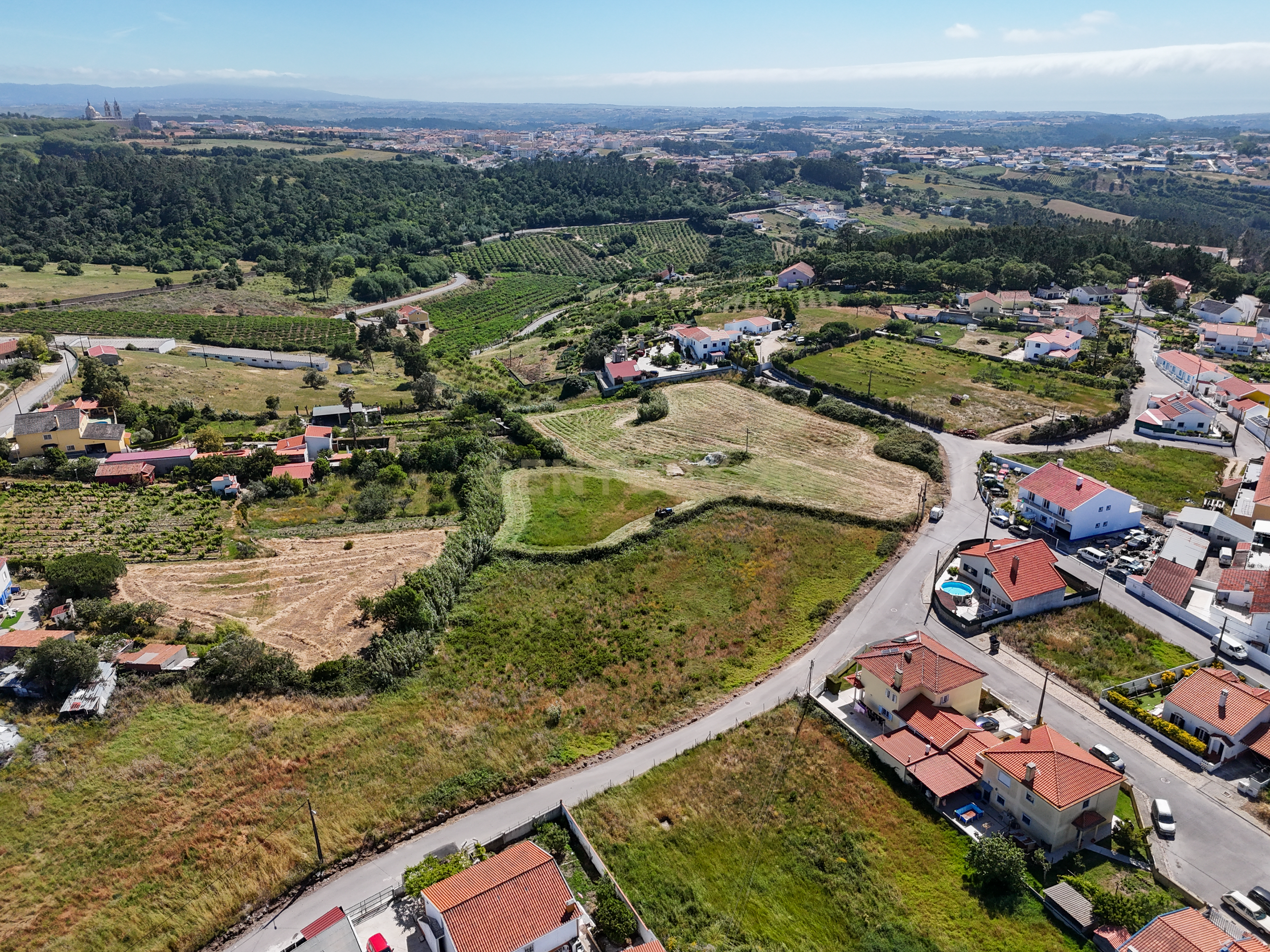 Fotografia 3 de Terreno Urbano - 3.395 m2 com Potencial de Investimento e Construção
