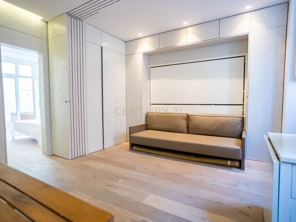 Apartamento T1+1 com logradouro a venda em Campo de Ourique! - Image 2