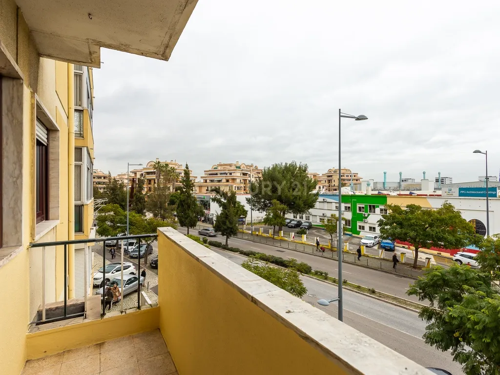 Apartamento T2 em Sacavém, Loures - Oportunidade Única! - Image 20