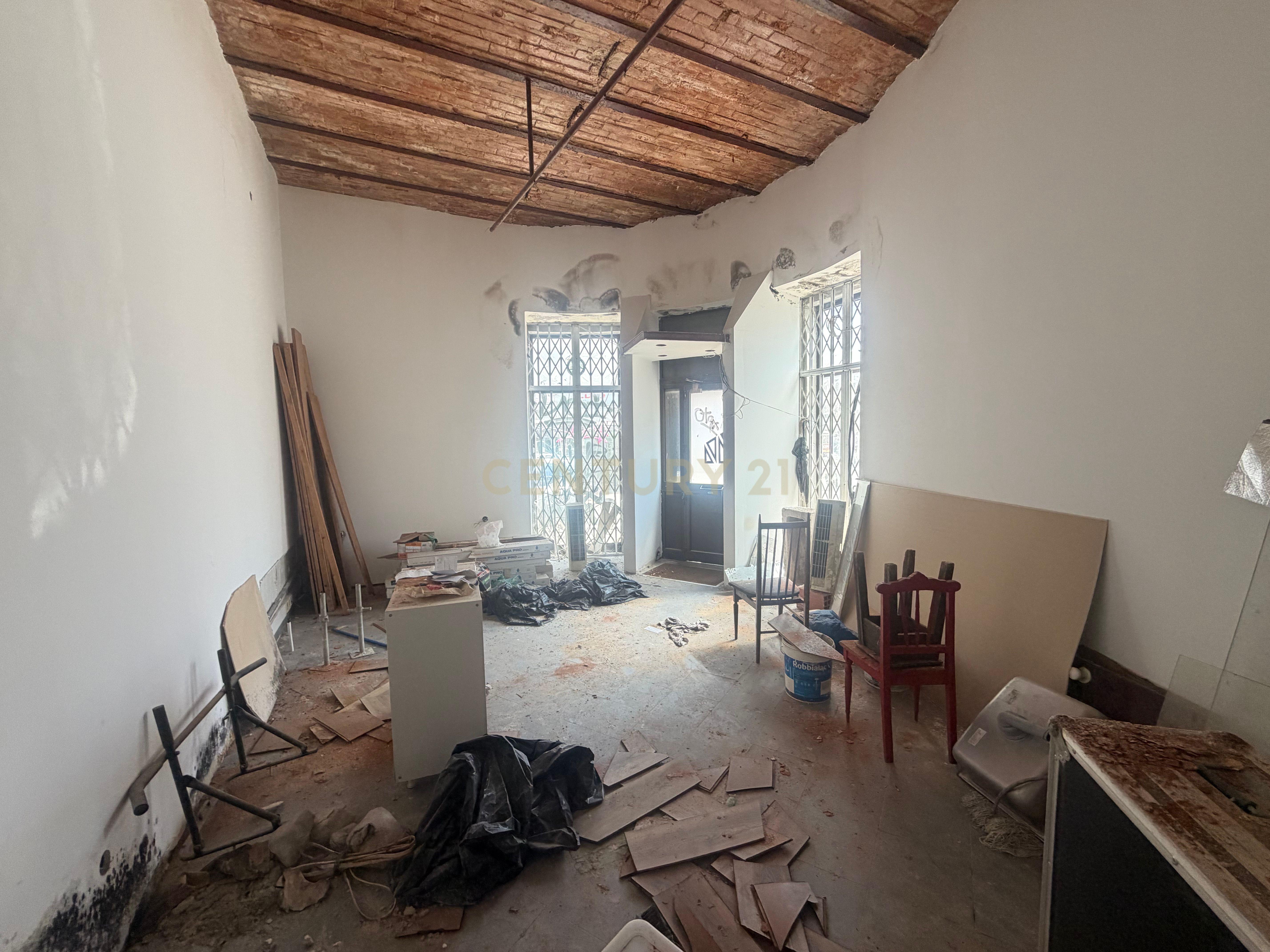 Fotografia 7 de Loja com 2 Pisos e 2 Entradas em Arroios