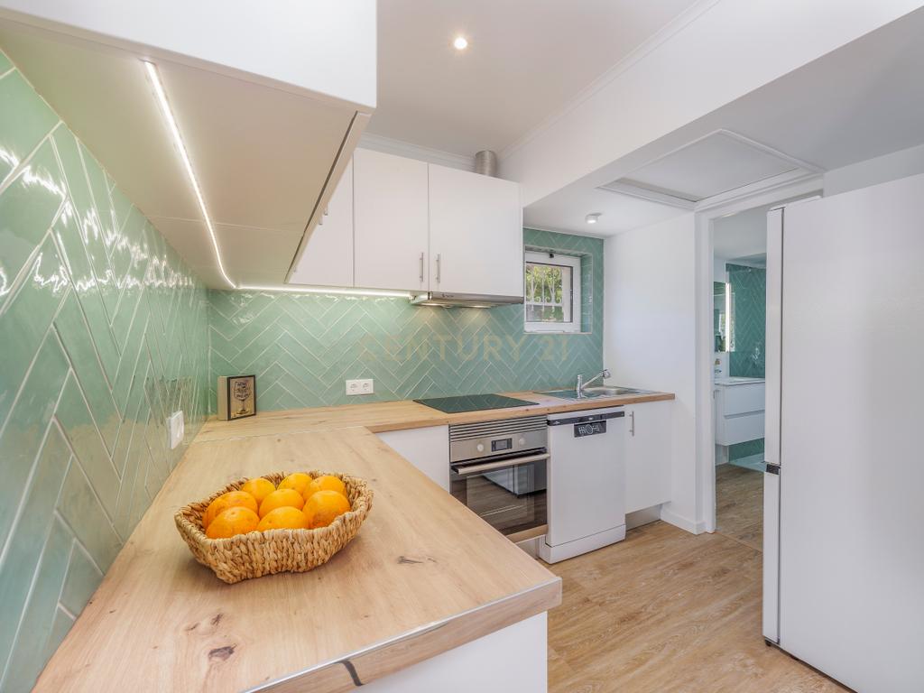 Apartamento Renovado T1 em Quarteira, Loulé - Oportunidade Única! - Image 3