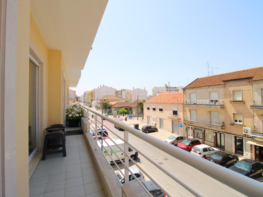 Apartamento T4 com Parqueamento, nas Caldas da Rainha - Image 28